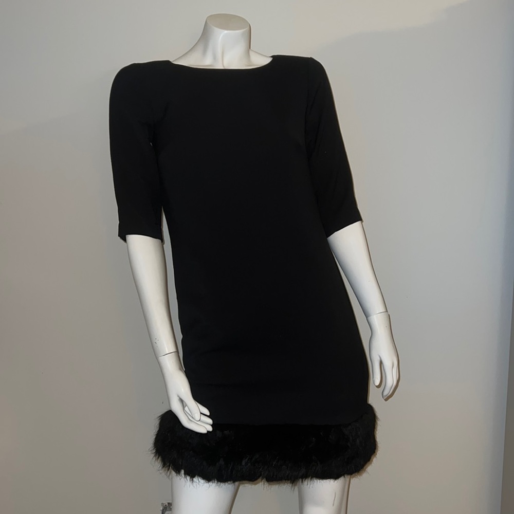 Tahari Arthur S Levine Black Above Elbow Feather Hem Dress Size 2